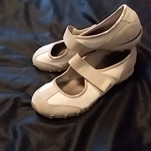 Skechers shoes - Picture 3 of 4